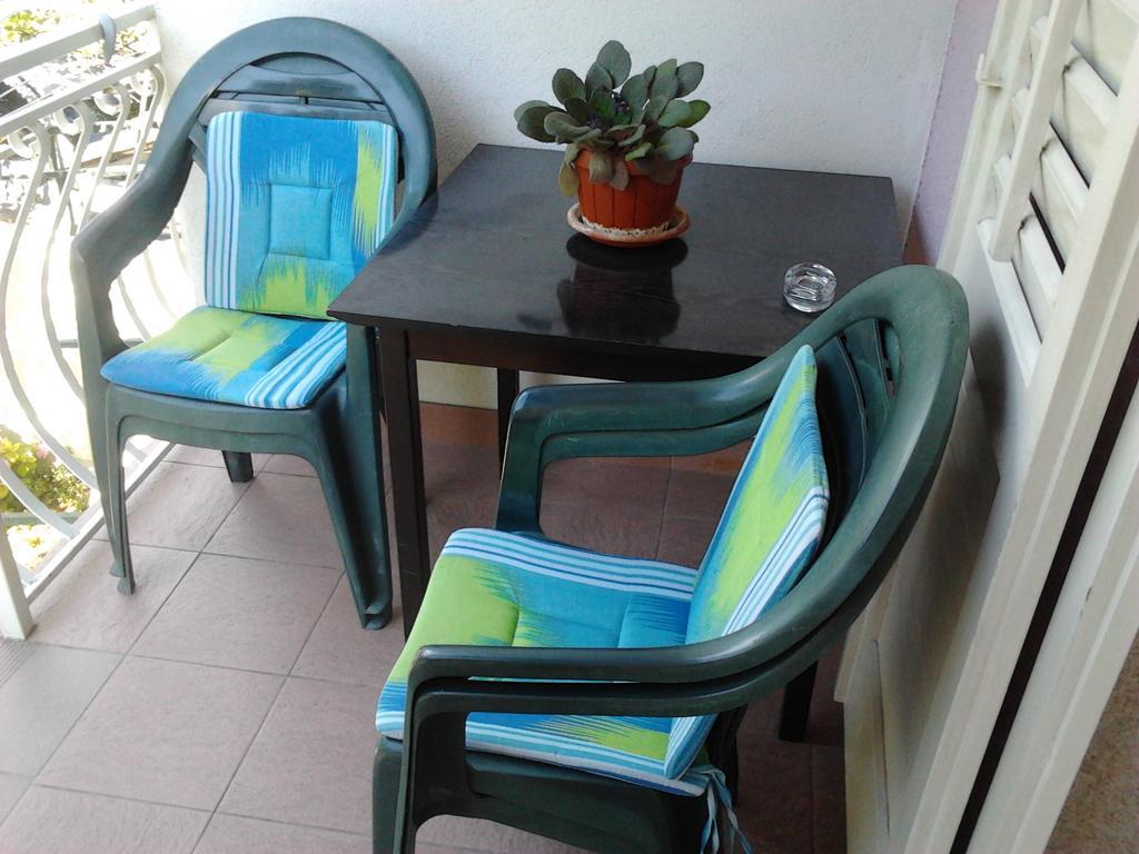 Apartments Kurtic Makarska Room photo
